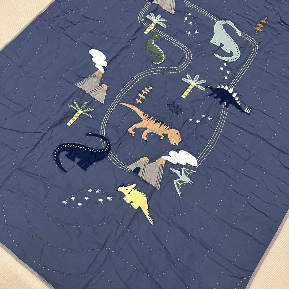 Handmade Dinosaur Embroidery Baby/Toddler Crib Cotton Quilt Hand stitched
